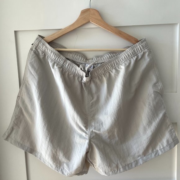 Short TNA Aritzia - 13cm - Picture 3 of 8